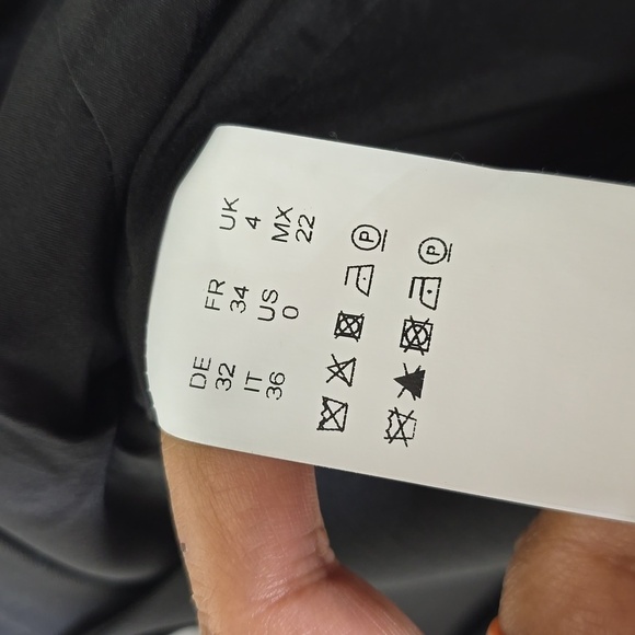 Hugo boss 2 buttom closure office formal virgen wool blend blazer. - Picture 5 of 8